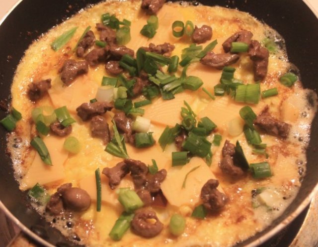 recipe, omelet, eggs, chicken hearts, cheese